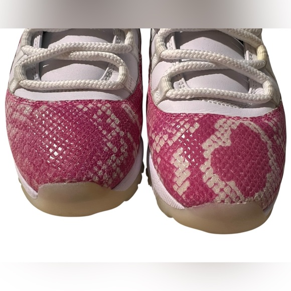 Women's Air Jordan 11 Retro Low, size 9.5 - Picture 11 of 15